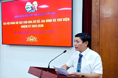 Phó Cục trưởng Cục Văn hóa cơ sở, Gia đình và Thư viện Khuất Văn Quý.