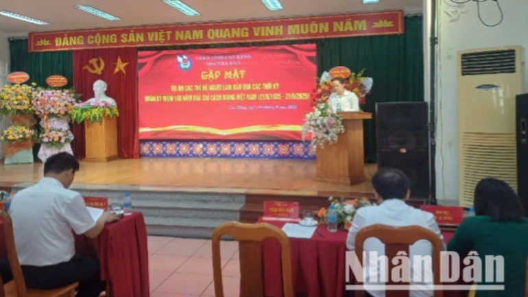 Lãnh đạo Hội Nhà báo tỉnh Cao Bằng phát biểu ý kiến tại buổi gặp mặt. z6704606885557-90580667081d20cc45fe19fcd42e2bc2-5371-4877.jpg
