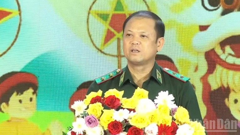 Trung tướng Nguyễn Anh Tuấn, Chính ủy Bộ Tư lệnh Bộ đội Biên phòng phát biểu ý kiến tại chương trình. ndo_br_z7081784031990-517391725559afebd9b3f6158c9001bb-3551.jpg