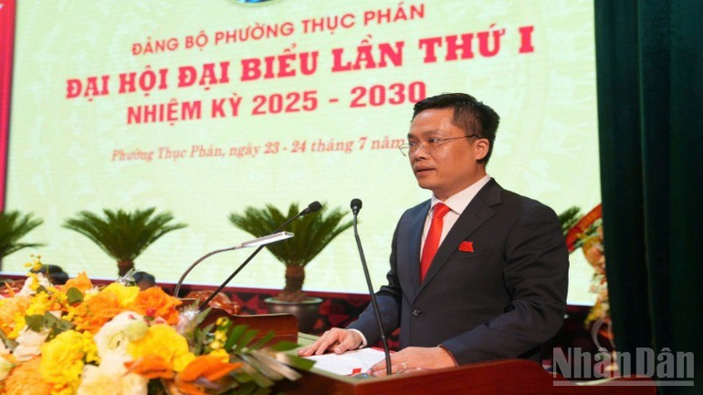 Bí thư Đảng ủy phường Thục Phán phát biểu khai mạc đại hội. ndo_br_z6835230798099-d563b320be1e8903991d6d6e42445162-9739.jpg