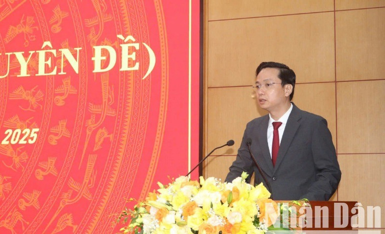 Đồng chí Lê Hải Hòa, tân Chủ tịch Ủy ban nhân dân tỉnh Cao Bằng phát biểu ý kiến. z6686487015123-7aa5af2dfc056177f78e8c93809d9fc4-4579.jpg