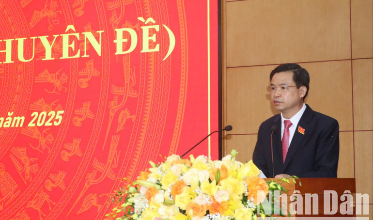 Đồng chí Bế Thanh Tịnh, tân Chủ tịch Hội đồng nhân dân tỉnh Cao Bằng phát biểu ý kiến. z6686487022439-4517881577e9e93722053c81b41869a2-6384.jpg