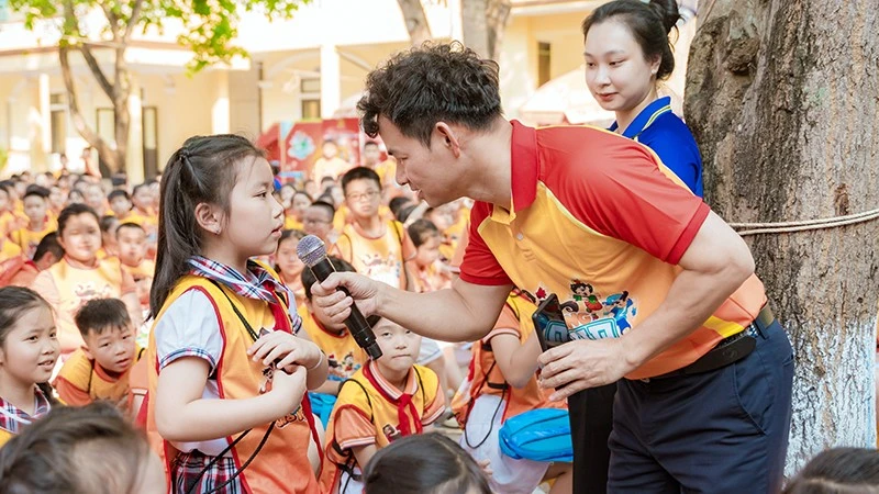 Ngày Hội Thiếu Nhi Sôi Động Với Sự Góp Mặt Của Nghệ Sĩ Xuân Bắc Và Hàng Ngàn Trẻ Em