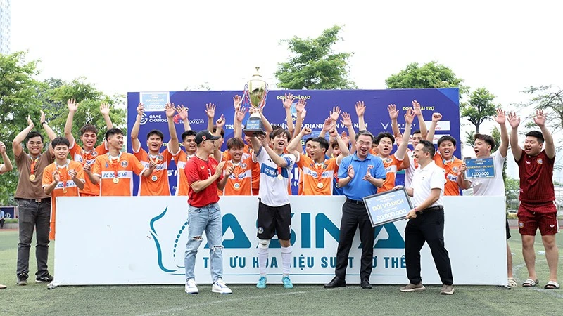 Tuấn Hưng và hàng nghìn cầu thủ tranh tài tại Giải bóng đá Thanh niên Việt Nam