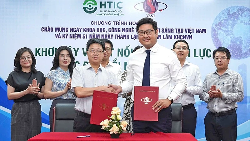 HTIC ký kết hợp tác chiến lược, tạo cơ chế doanh nghiệp đặt hàng nhà khoa học