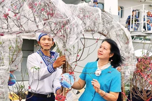 Chiến sĩ Trường Sa đón nhận những món quà ấm ápGửi mùa xuân ra đảo". Ảnh nghĩa tình của Chương trình “: Nguyễn Phượng (CLB Agribanker) 