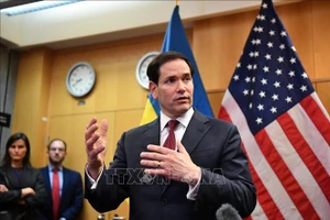 Ngoại trưởng Mỹ Marco Rubio tại cuộc họp báo ở Geneva, Thụy Sĩ ngày 23/11/2025. (Ảnh: THX/TTXVN)