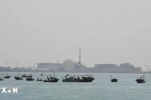 Tàu chiến của Lực lượng Vệ binh Cách mạng Hồi giáo Iran tại Vịnh Persian, gần Bushehr, Iran. (Nguồn: THX/TTXVN)