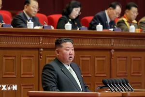 Nhà lãnh đạo Triều Tiên Kim Jong Un phát biểu khai mạc Đại hội lần thứ IX của Đảng Lao động Triều Tiên ở Bình Nhưỡng. (Ảnh: Yonhap/TTXVN)