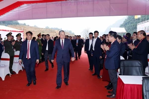 Tổng Bí thư Tô Lâm dự Lễ khởi công xây dựng công trình Trường Phổ thông nội trú Tiểu học và Trung học Cơ sở Trường Hà. (Ảnh: TTXVN)