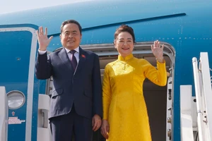 Chủ tịch Quốc hội Trần Thanh Mẫn và Phu nhân kết thúc tốt đẹp chuyến thăm chính thức Malaysia, dự AIPA-46. (Ảnh: Doãn Tấn/TTXVN)