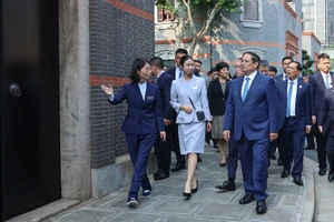 Thủ tướng Phạm Minh Chính thăm Khu Di tích Đại hội Đại biểu toàn quốc lần thứ nhất của Đảng Cộng sản Trung Quốc. (Ảnh: VGP/Nhật Bắc)