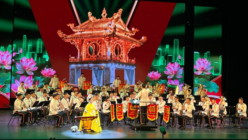 Tiết mục biểu diễn của Đoàn nhạc Công an nhân dân Việt Nam. 