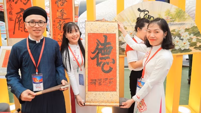 Không gian triển lãm của Viện Hàn lâm không chỉ trưng bày tĩnh mà còn tạo không gian tương tác, lan tỏa tri thức gắn với giá trị nhân văn.