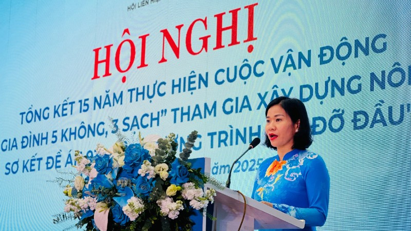 Đồng chí Nguyễn Thị Tuyến, Ủy viên Trung ương Đảng, Phó Chủ tịch Ủy ban Trung ương Mặt trận Tổ quốc Việt Nam, Chủ tịch Hội Liên hiệp Phụ nữ Việt Nam phát biểu khai mạc hội nghị.