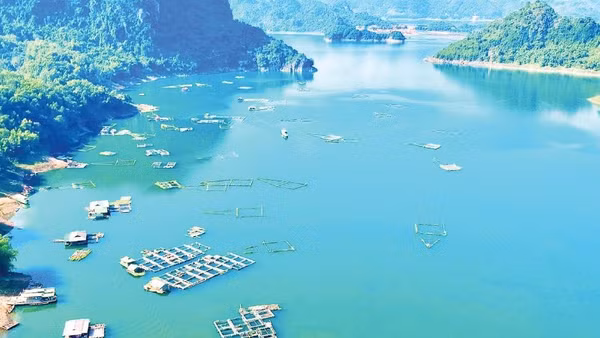 Vùng lòng hồ Hòa Bình, lợi thế để xã Mường Hoa phát triển du lịch gắn với bản sắc Mường.