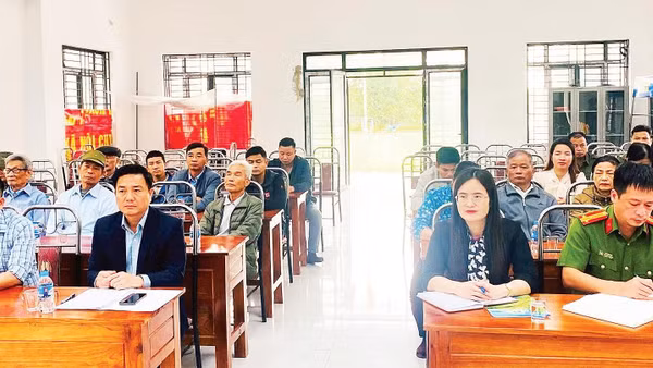 Lãnh đạo Tỉnh ủy Phú Thọ, Đảng ủy xã Hội Thịnh dự sinh hoạt chi bộ thường kỳ thôn Vân Giữa.