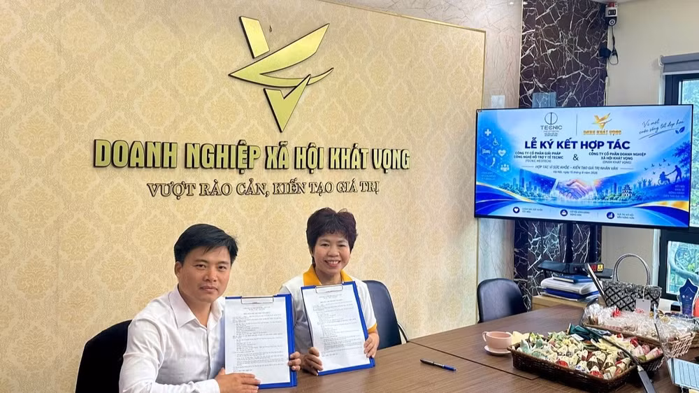 Sự hợp tác giữa TECNIC Medtech và Doanh nghiệp Xã hội Khát Vọng đánh dấu một bước ngoặt quan trọng trong việc hỗ trợ người khuyết tật. (Ảnh: TECNIC ) 