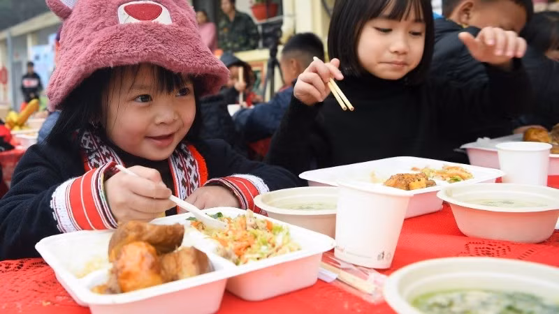 Chương trình 1 triệu bữa cơm có thịt do CHINSU và Quỹ trò nghèo vùng cao thực hiện.