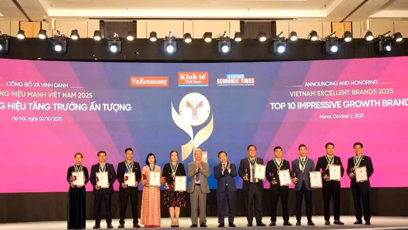 Chương trình Thương hiệu mạnh Việt Nam với chủ đề "Doanh nghiệp vươn tầm"