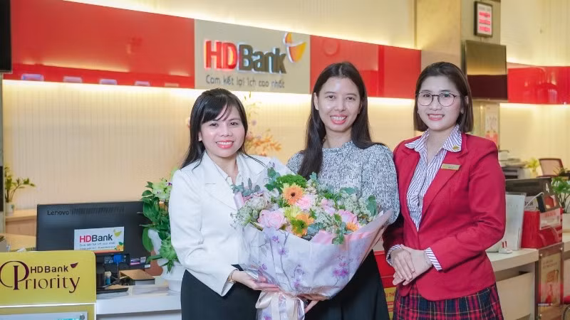 Chị Lê Quang Hạnh Phúc (Thành phố Hồ Chí Minh) đã trở thành chủ nhân của giải thưởng lớn nhất - Sổ tiết kiệm 3 tỷ đồng.