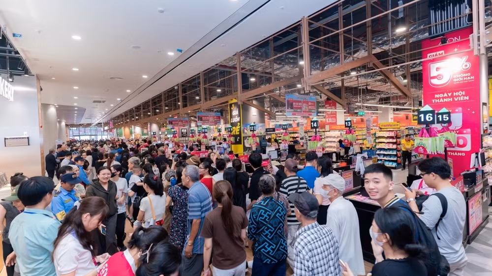 AEON Thanh Hoá những ngày đầu khai trương thu hút rất đông người dân xứ Thanh đến tham quan, mua sắm. (Ảnh: AEON)