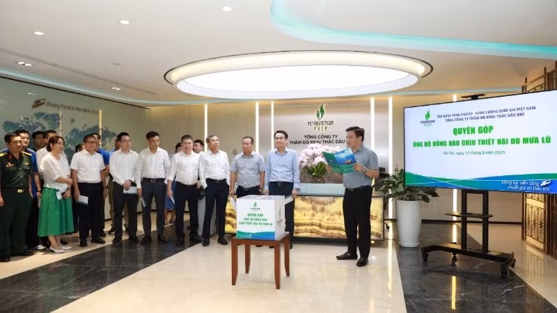 Ông Kiều Ngọc Anh - Chủ tịch Công đoàn Tổng Công ty Thăm dò Khai thác Dầu khí kêu gọi toàn thể cán bộ nhân viên chung tay ủng hộ đồng bào chịu ảnh hưởng do bão số 3.