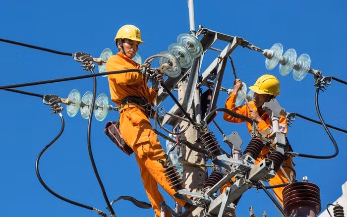 Bảo đảm điện trong mùa nắng nóng