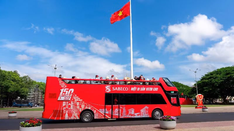 Chuỗi “Hành trình di sản” đi qua các địa điểm Khánh Hòa, Bình Định, Nghệ An, Hà Nội, tiếp tục sứ mệnh lan tỏa sự kết nối và sẻ chia, tập trung vào các hoạt động gắn kết cộng đồng với người dân địa phương