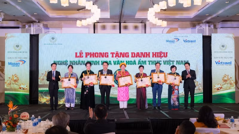 Chính thức phong tặng 6 nghệ nhân tinh hoa văn hóa ẩm thực Việt Nam.