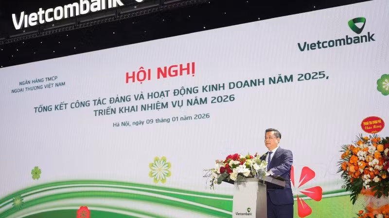 Đồng chí Nguyễn Thanh Tùng, Ủy viên Ban Chấp hành Đảng bộ Chính phủ, Bí thư Đảng ủy, Chủ tịch Hội đồng Quản trị Vietcombank khai mạc Hội nghị tổng kết công tác Đảng và hoạt động kinh doanh năm 2025, triển khai nhiệm vụ năm 2026.