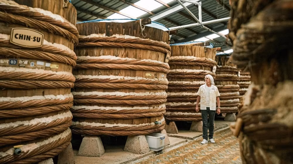 Được biết, nhà thùng Masan Phú Quốc hiện có diện tích khoảng 22.000m² với gần 500 thùng ủ chượp. (Ảnh: Masan)