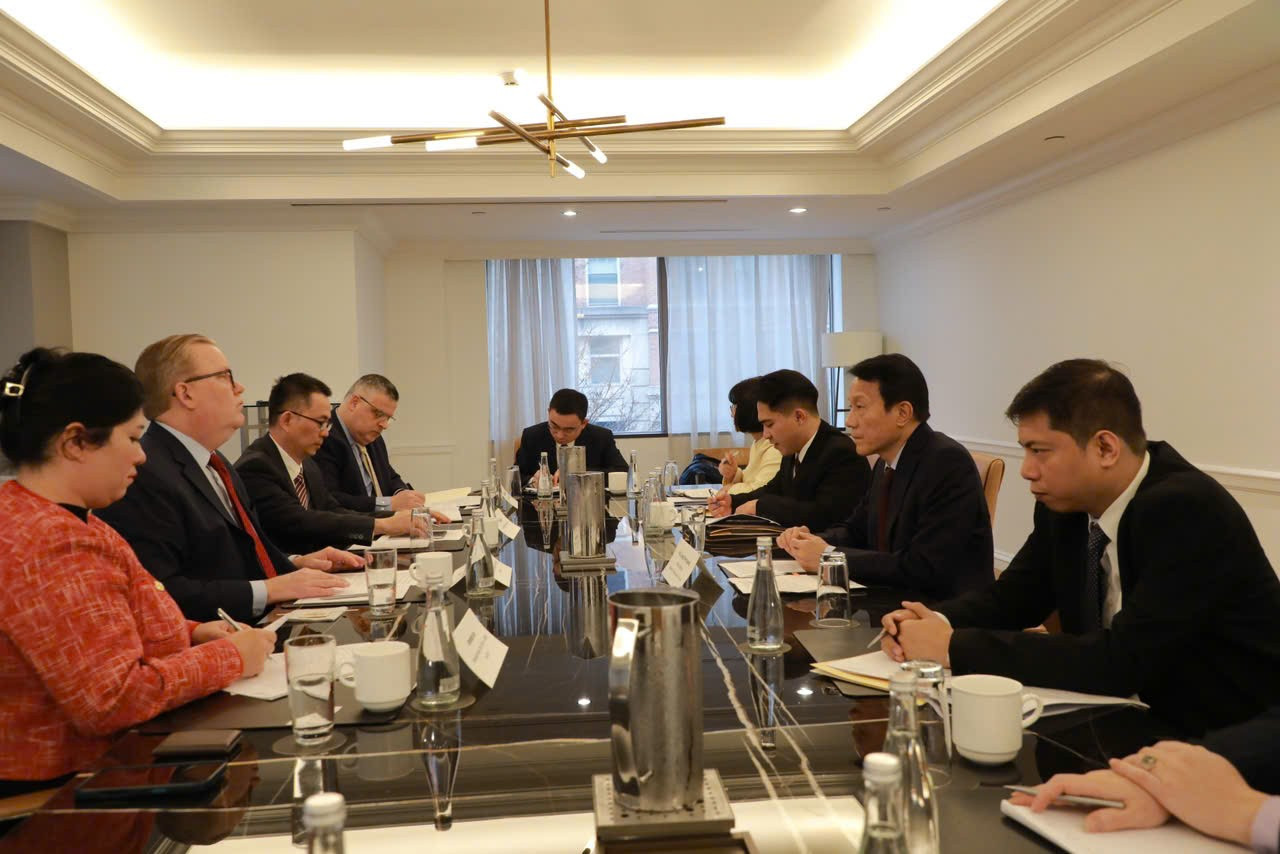 Đại tướng Lương Tam Quang đánh giá cao chất lượng dịch vụ của Amazon cung ứng tại thị trường Việt Nam, đặc biệt là dịch vụ điện toán đám mây đóng vai trò quan trọng, hỗ trợ hiệu quả hoạt động của các doanh nghiệp Việt Nam. (Ảnh: TTXVN)