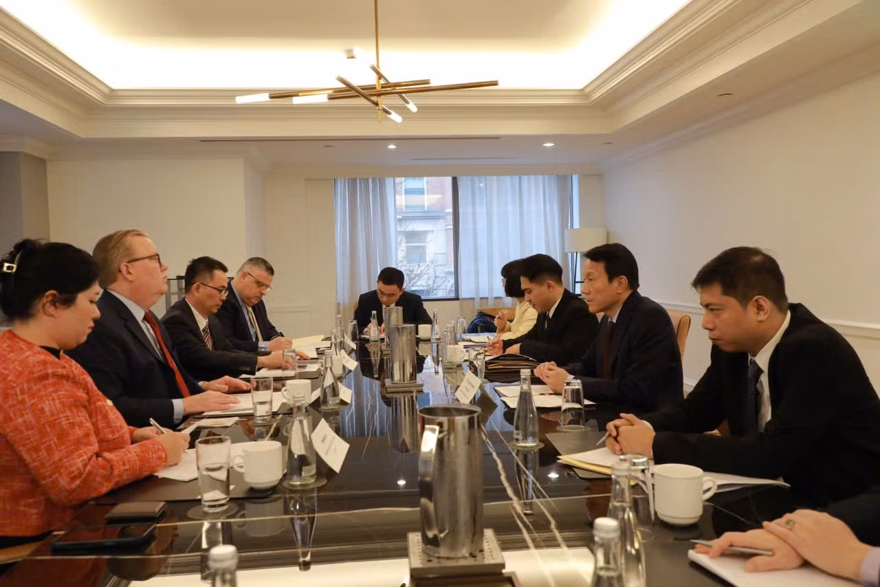 Đại tướng Lương Tam Quang đánh giá cao chất lượng dịch vụ của Amazon cung ứng tại thị trường Việt Nam, đặc biệt là dịch vụ điện toán đám mây đóng vai trò quan trọng, hỗ trợ hiệu quả hoạt động của các doanh nghiệp Việt Nam. (Ảnh: TTXVN)