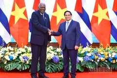 Thủ tướng Phạm Minh Chính và Chủ tịch Quốc hội Cuba Esteban Lazo Hernandez.