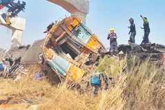 Hiện trường vụ tai nạn ở Nakhon Ratchasima, Thái Lan. (Ảnh TÂN HOA XÃ)