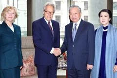 Tổng Bí thư Tô Lâm và Phu nhân tiếp Công tước xứ Richmond Charles Gordon-Lennox và Phu nhân. (Ảnh: TTXVN)