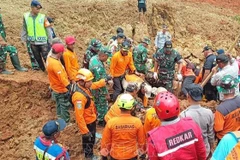 Chính quyền Indonesia cho biết các vụ lở đất do mưa lớn gây ra tại hai khu vực thuộc tỉnh Trung Java vào tuần trước đã làm ít nhất 18 người thiệt mạng. (Ảnh: THX/TTXVN)