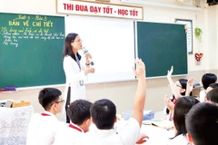 Học sinh Trường THCS Cầu Giấy (Hà Nội) sôi nổi trong giờ học môn Công nghệ. (Ảnh: HÀ THU)