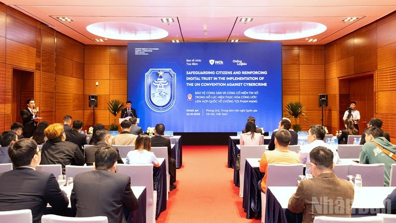 Quang cảnh tọa đàm. (Ảnh: TRUNG HƯNG)