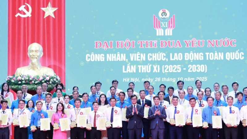 Tôn vinh tập thể, cá nhân điển hình tiên tiến phong trào thi đua công nhân, viên chức, lao động toàn quốc giai đoạn 2020-2025.