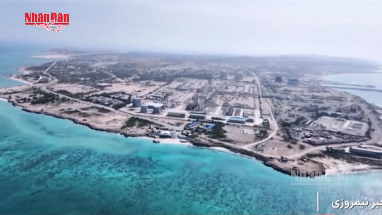 Iran Tập Trận Quy Mô Lớn Tại Eo Biển Hormuz Giữa Căng Thẳng Với Mỹ