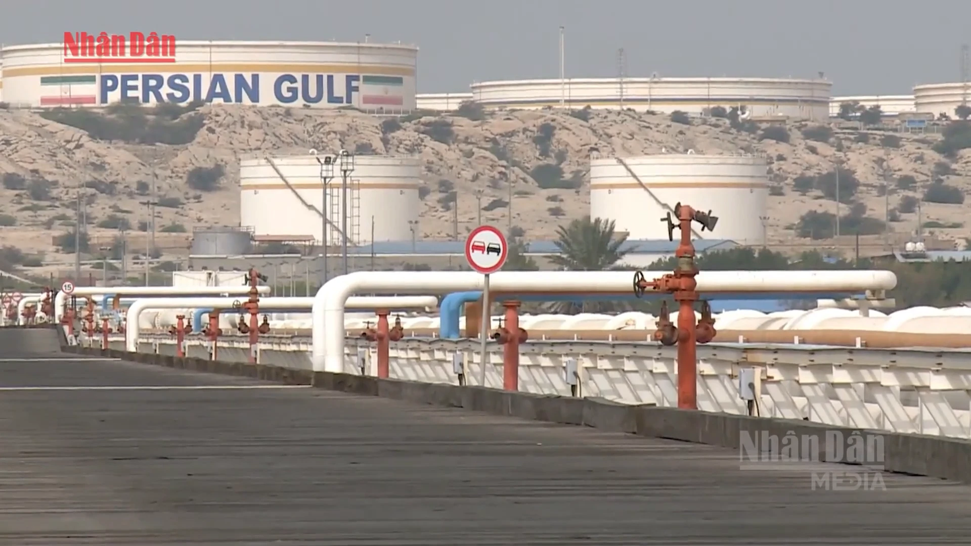 Giá dầu thế giới tăng mạnh sau lệnh phong tỏa hàng hải của Mỹ liên quan Iran