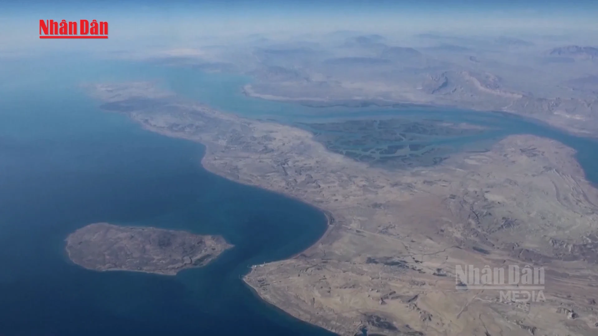 Iran cảnh báo tấn công tàu qua eo biển Hormuz, căng thẳng leo thang