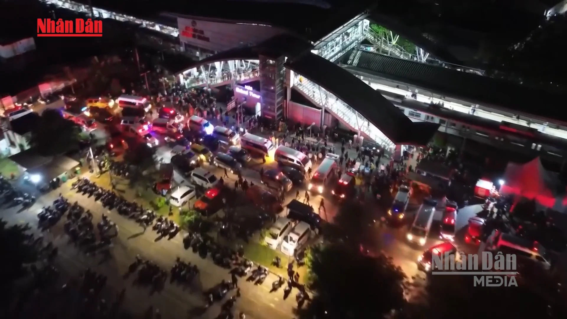 Video Indonesia: Hai đoàn tàu va chạm gần Jakarta, ít nhất 14 người thiệt mạng