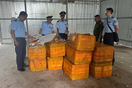 Hơn 1 tấn trứng gà non không rõ nguồn gốc, xuất xứ bị lực lượng Quản lý thị trường Quảng Ninh thu giữ.