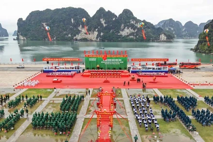 Quang cảnh lễ giao nhận quân tại Điểm giao nhận quân số 7, Ban Chỉ huy PTKV 4-Hạ Long.