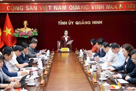 Quang cảnh buổi làm việc.