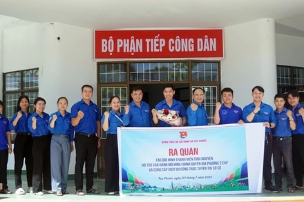 Tỉnh đoàn Gia Lai mới ra quân hỗ trợ người dân tiếp cận với dịch vụ công trực tuyến và các thủ tục hành chính.
