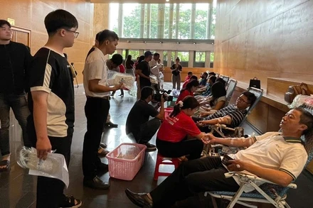 Ngày hội hiến máu “Giọt hồng đất Võ” diễn ra sáng 13/6 tại Trung tâm hội nghị tỉnh Bình Định.